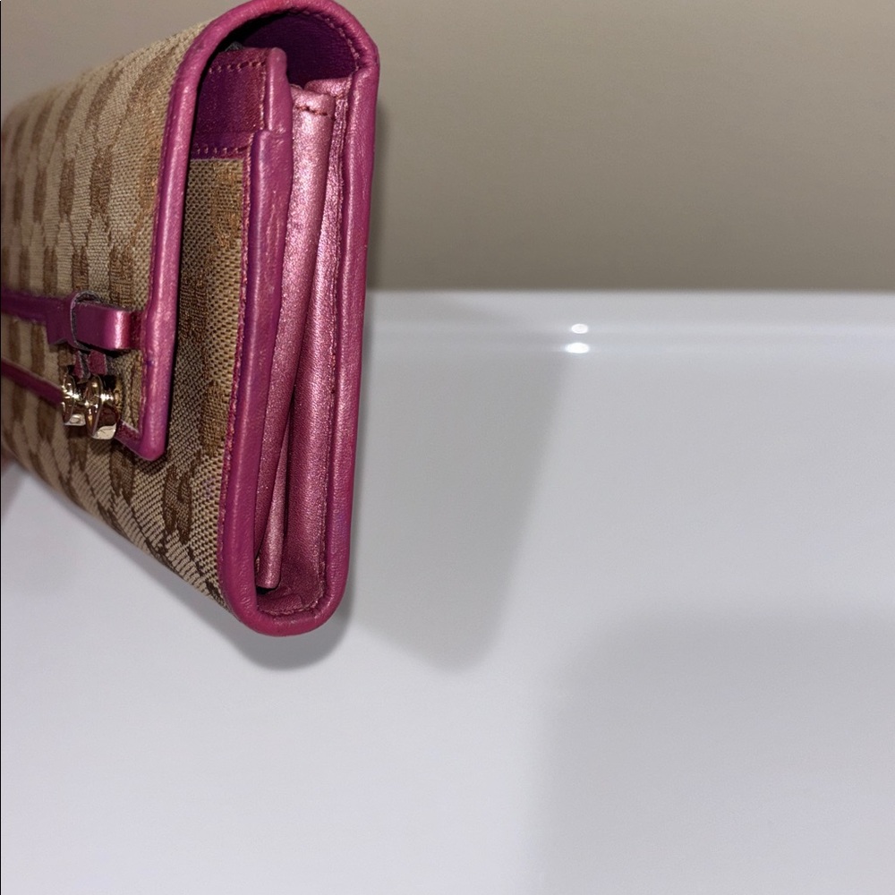 Gucci GG Canvas Wallet purple and tan Trim Heart Charm Continental” - Picture 6 of 13